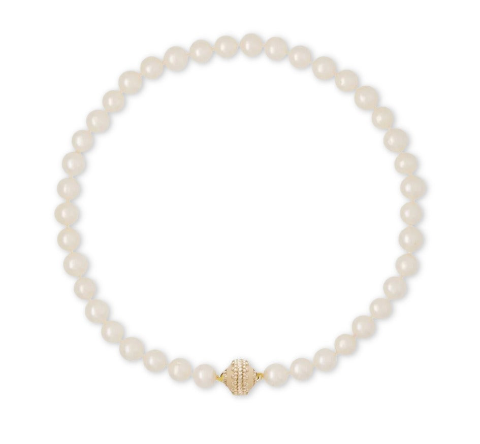 Classic Pearl Necklace