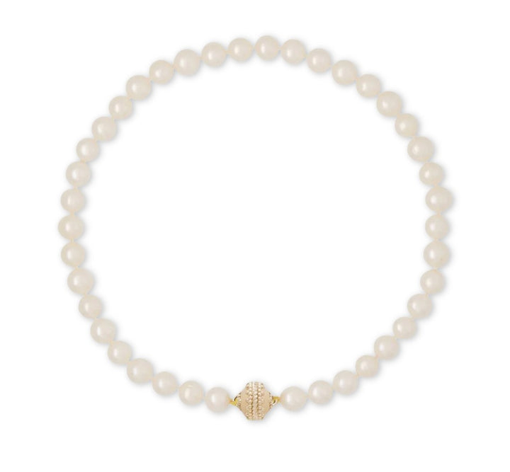 Classic Pearl Necklace