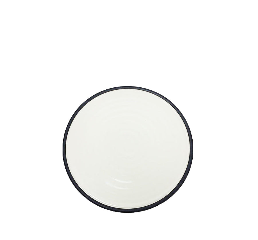 Rolled Rim Dinnerware Collection in Black & White