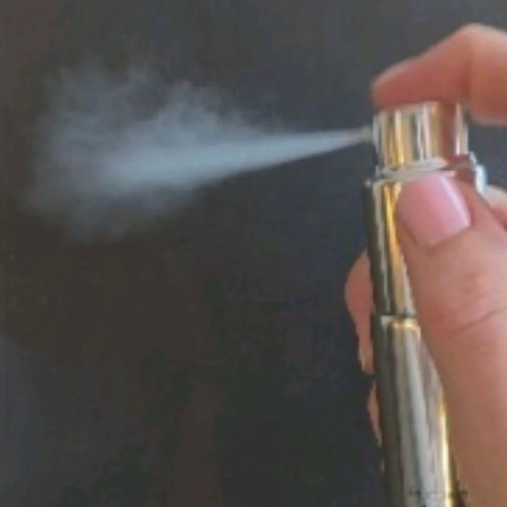 Tryst Dusting Silk Powder Spray Mist