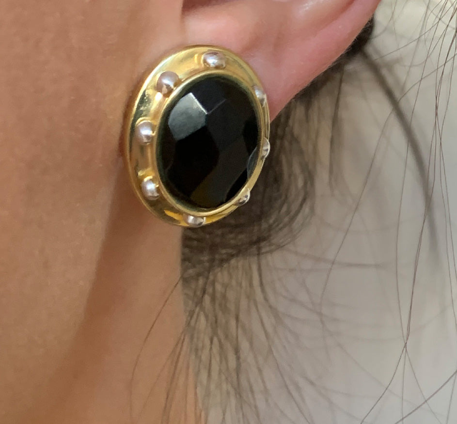 MATERIAL-POSSESSIONS-Onyx-Oval-Clip-On-Earrings