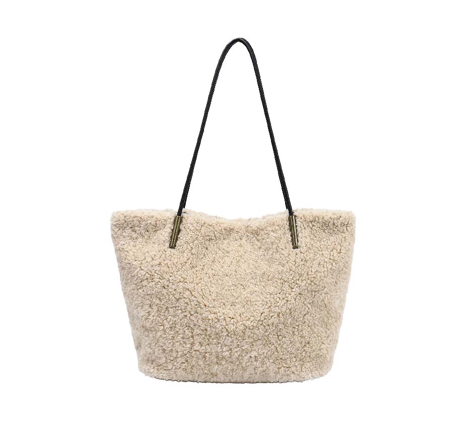 Akimbo East West Tote Shearling (Available in 2 colors)