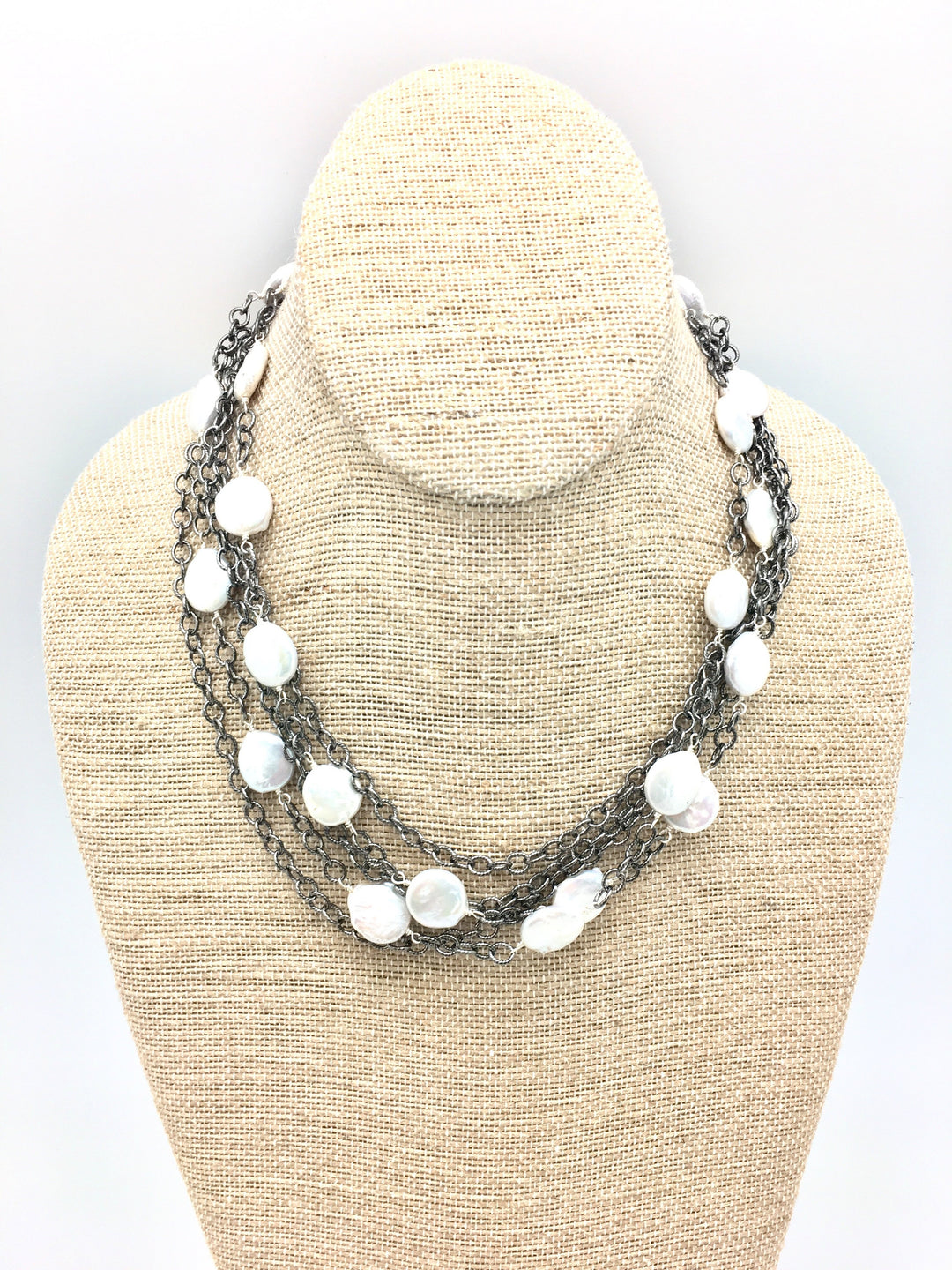 Sara Necklace In White Pearl With Oxidized Silver